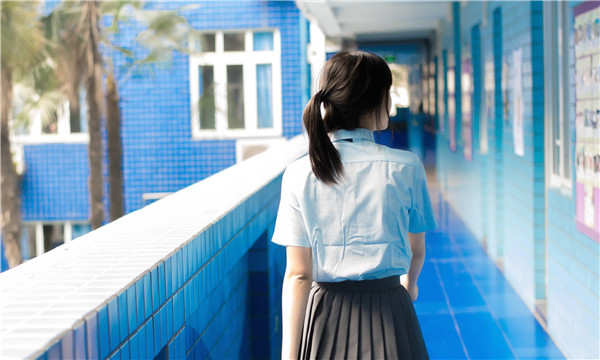美兰如何找到一个可以帮助我生孩子的女人？